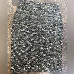 Ann Tylor, bonded tweed pencil skirt, black & white, size 4, new, never wear